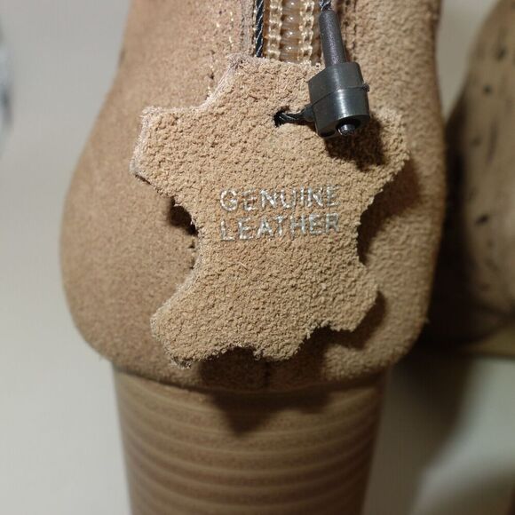 NEW American Rag Glia Perforated Suede Shooties Booties Peep Toe Women's 8 Brown - Picture 4 of 6